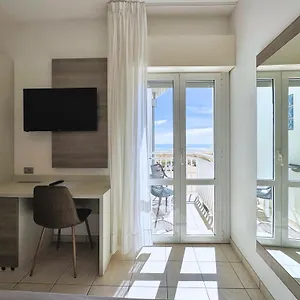 hotel-lux-caorle.hotelinveneto.com/